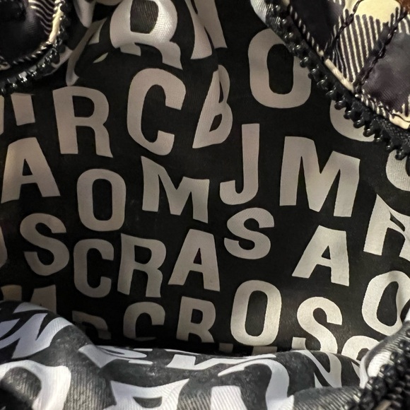 MARC JACOBS CLASSIC QUITTED CLUTCH - Picture 7 of 8